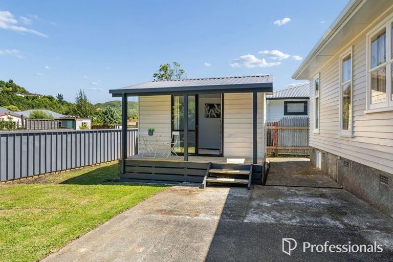 Photo of property in 90 Thomas Street, Stokes Valley, Lower Hutt, 5019