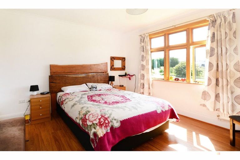 Photo of property in 19 Mount John Road, Waimate, 7977