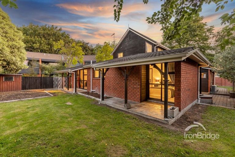 Photo of property in 270 Memorial Avenue, Burnside, Christchurch, 8053