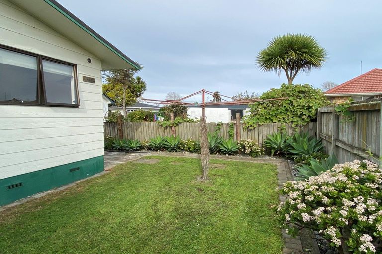 Photo of property in 12a Tamaki Bay Drive, Pakuranga, Auckland, 2010