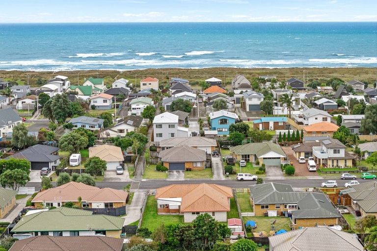 Photo of property in 22 Blake Boulevard, Papamoa Beach, Papamoa, 3118