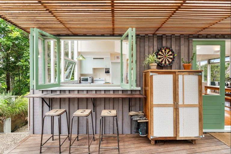 Photo of property in 38 Grand View Road, Leigh, 0985