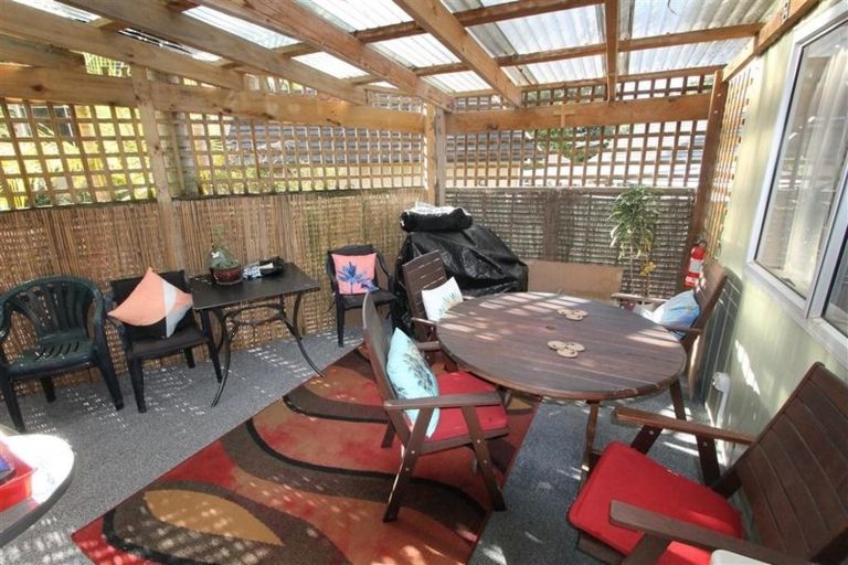 Photo of property in 1/107 Konini Road, Titirangi, Auckland, 0604