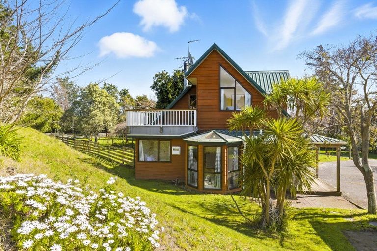 Photo of property in 345 Mazengarb Road, Paraparaumu, 5032