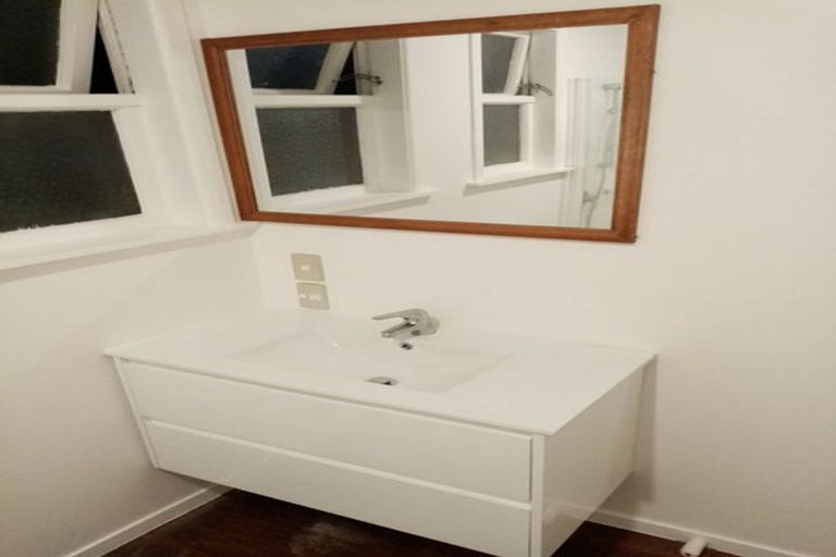 Photo of property in 105 Severn Street, Island Bay, Wellington, 6023