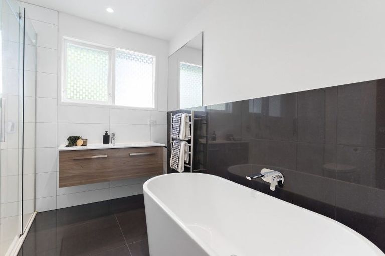 Photo of property in 19 Cherry Road, Bucklands Beach, Auckland, 2014