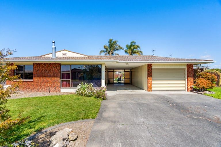 Photo of property in 19 Roskilda Crescent, Taradale, Napier, 4112