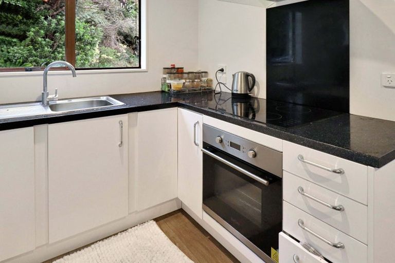 Photo of property in 12a Crawford Grove, Naenae, Lower Hutt, 5011