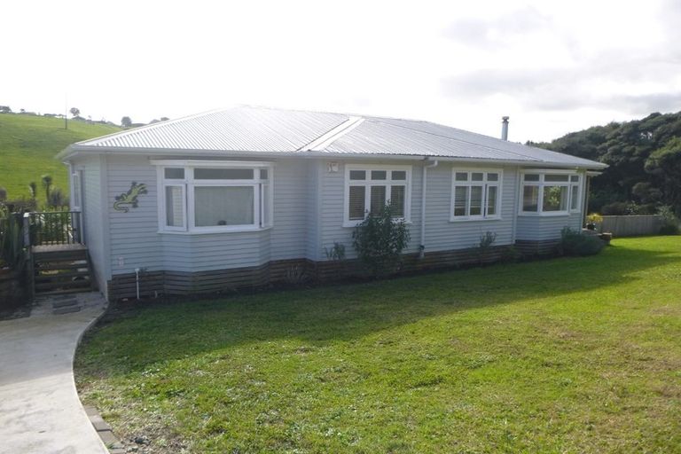 Photo of property in 32 Taiapa Road, Muriwai, Waimauku, 0881