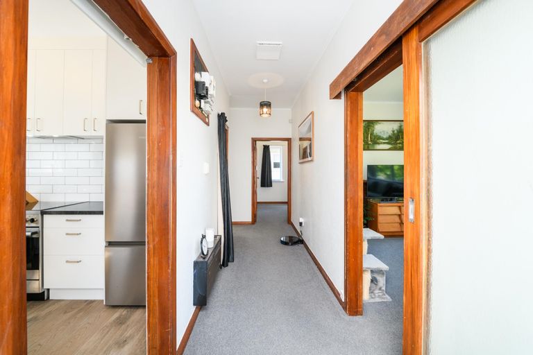 Photo of property in 43 Ihle Street, Terrace End, Palmerston North, 4410