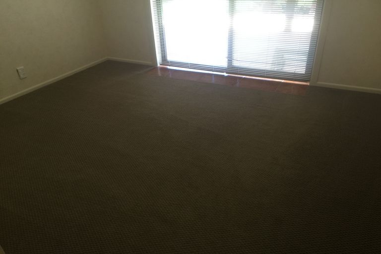 Photo of property in 10 Brookwood Drive, Henderson, Auckland, 0612