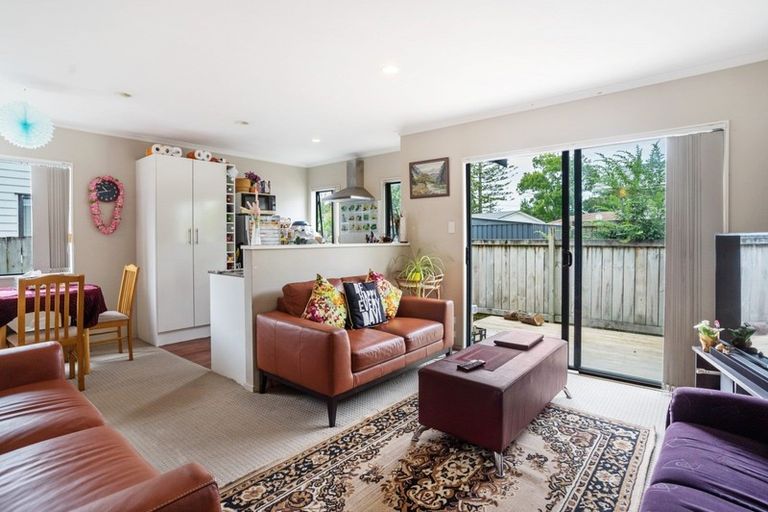 Photo of property in 5 Lendic Avenue, Henderson, Auckland, 0612