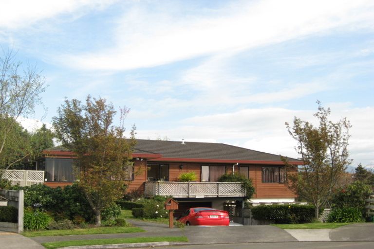 Photo of property in 7 Larsen Place, Merrilands, New Plymouth, 4312