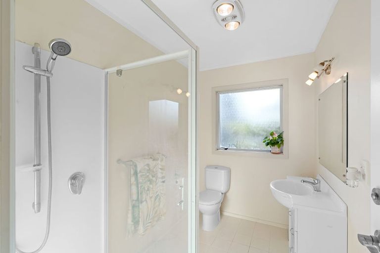 Photo of property in 24 Te Miti Street, Paekakariki, 5034