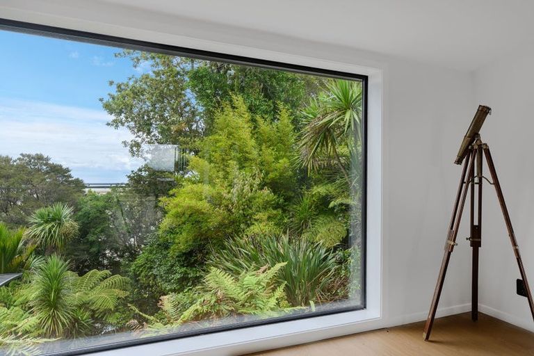 Photo of property in 441 Titirangi Road, Titirangi, Auckland, 0604