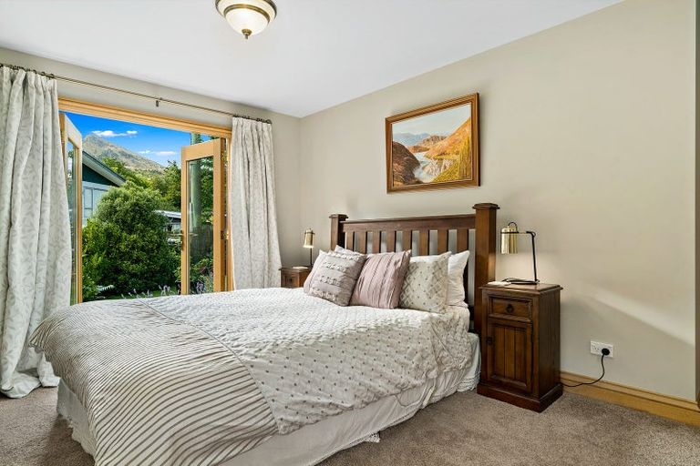 Photo of property in 15 Cardigan Street, Arrowtown, 9302