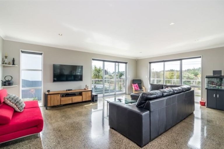 Photo of property in 1b Aston Drive, Waimairi Beach, Christchurch, 8083