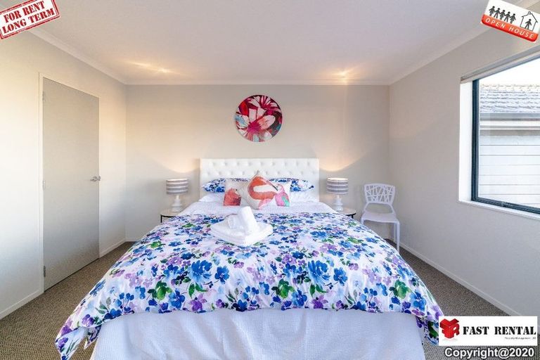 Photo of property in 220a Archers Road, Glenfield, Auckland, 0627