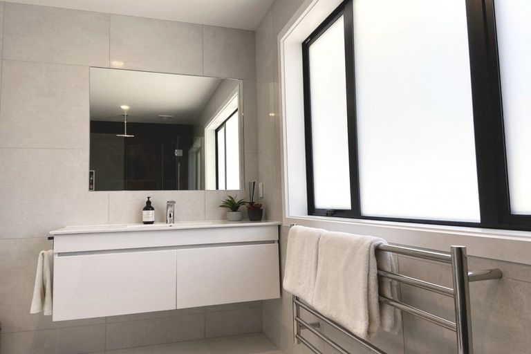 Photo of property in 156 Upton Street, Wanaka, 9305