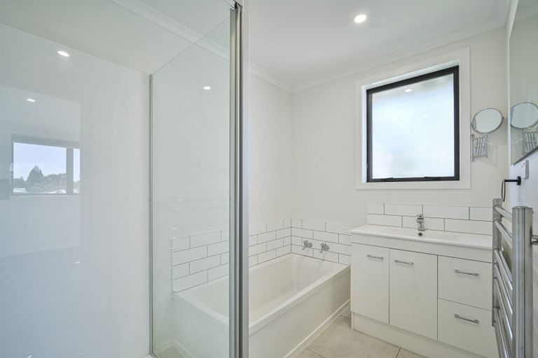 Photo of property in 68 Middle Road, Havelock North, 4130