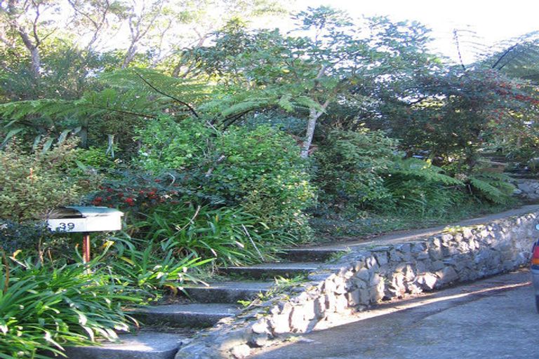 Photo of property in 39 Huntleigh Park Way, Ngaio, Wellington, 6035