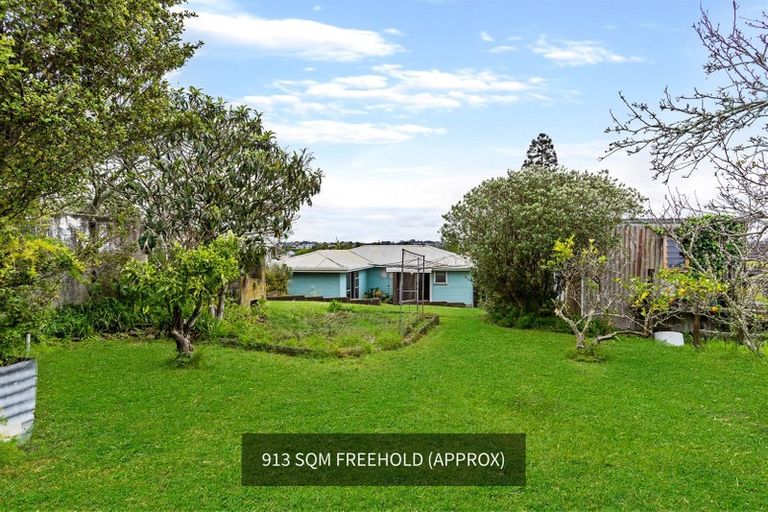 Photo of property in 582 Beach Road, Rothesay Bay, Auckland, 0630