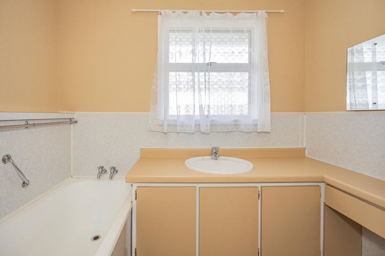 Photo of property in 46 Glendale Crescent, Holmes Hill, Oamaru, 9401