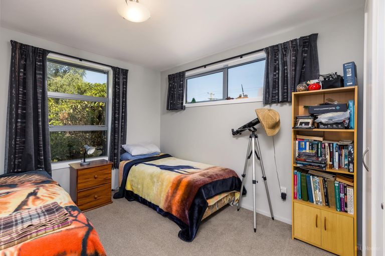 Photo of property in 84 Timaru Road, Waimate, 7924