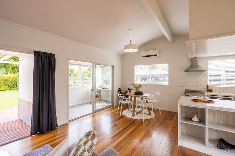 Photo of property in 23 Greenaway Road, Waikanae, 5036