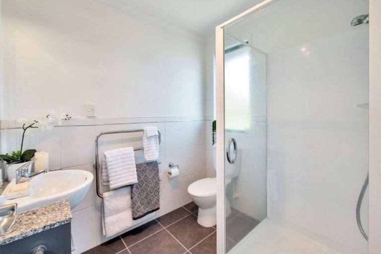 Photo of property in 5 Ashurst Lane, Greenhithe, Auckland, 0632