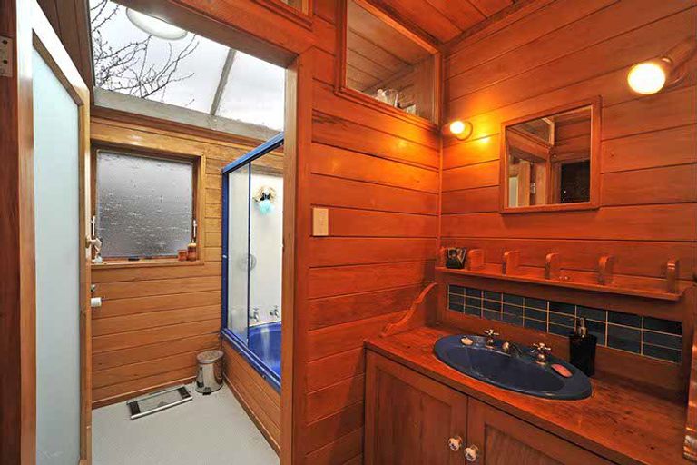 Photo of property in 137 Rongotai Road, Kilbirnie, Wellington, 6022