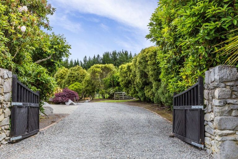 Photo of property in 15 Cameron Drive, Acacia Bay, Taupo, 3385