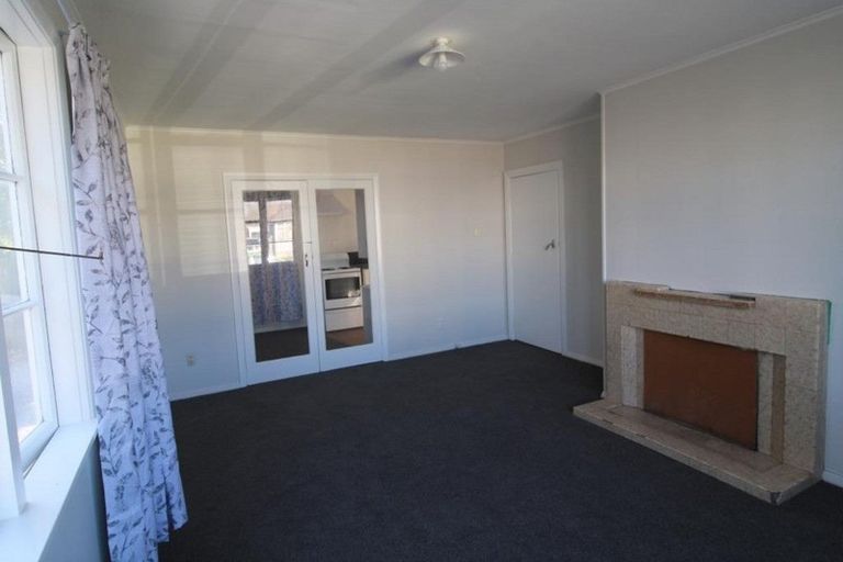Photo of property in 30 Bateman Avenue, Bryndwr, Christchurch, 8053