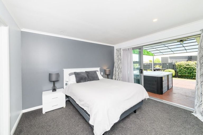 Photo of property in 5 Stratford Court, Fitzherbert, Palmerston North, 4410