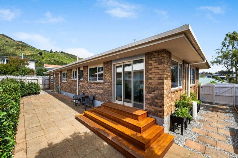 Photo of property in 67 Moana View Road, Waikawa, Picton, 7220