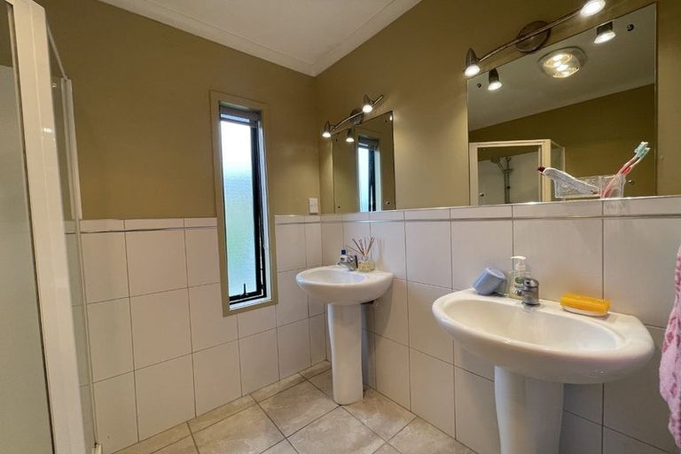 Photo of property in 54 Kristin Lane, Albany, Auckland, 0632