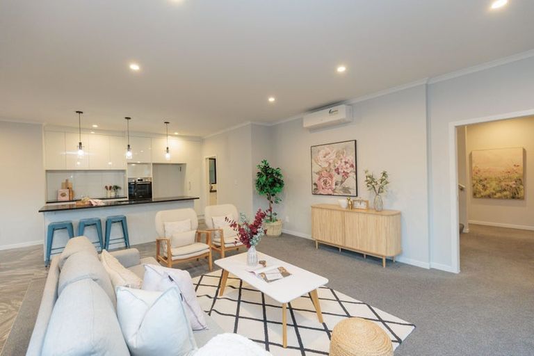 Photo of property in 46 Domett Street, Newlands, Wellington, 6037