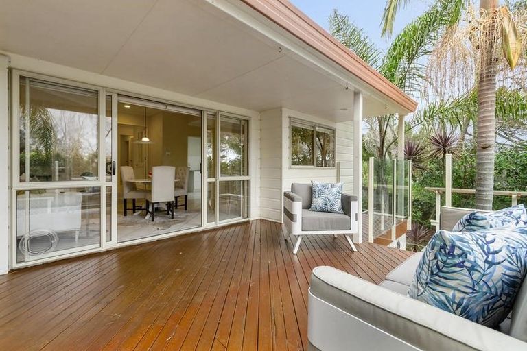 Photo of property in 2/13a Sandspit Road, Cockle Bay, Auckland, 2014