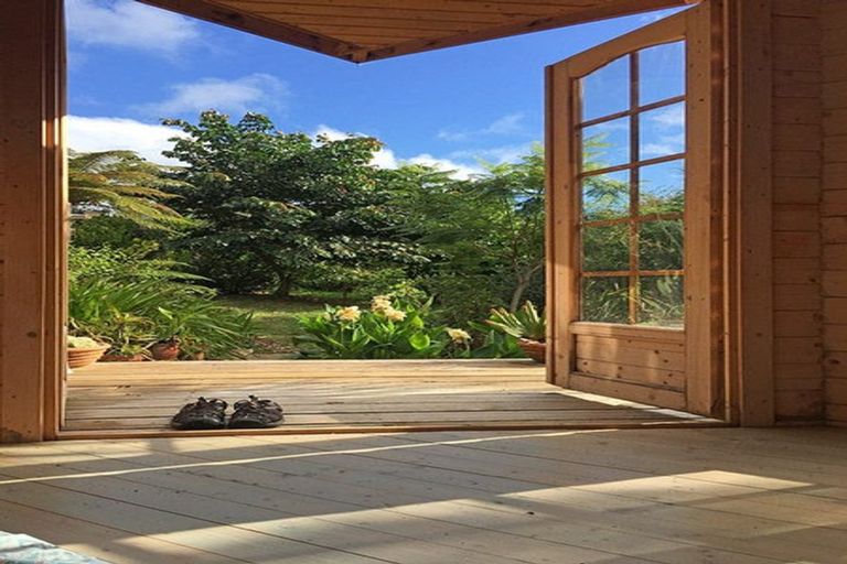 Photo of property in 76 Top Town Place, Coromandel, 3506