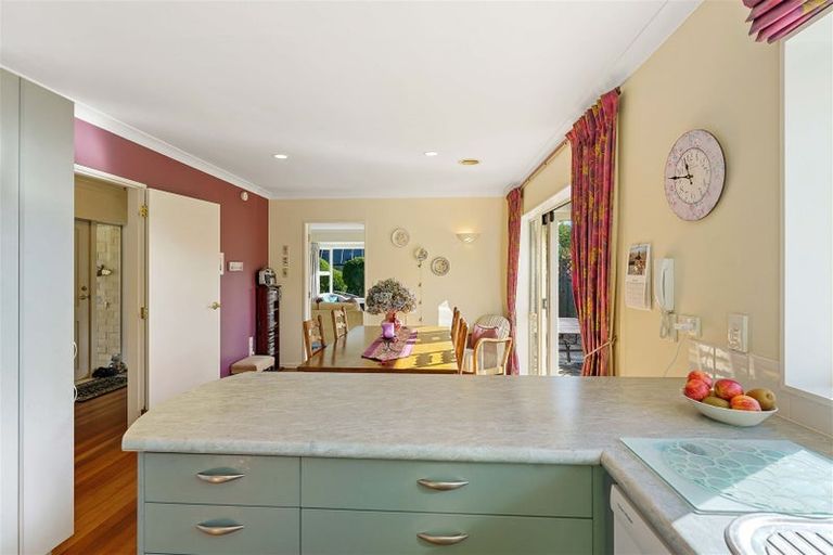 Photo of property in 29b Karu Crescent, Waikanae, 5036