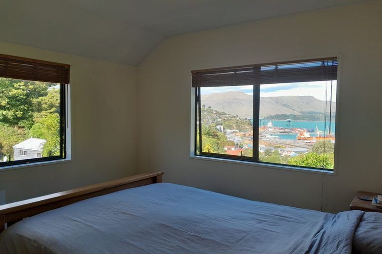 Photo of property in 41 Hawkhurst Road, Lyttelton, 8082