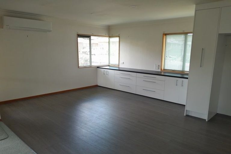 Photo of property in 9 Edgecombe Court, Roslyn, Palmerston North, 4414