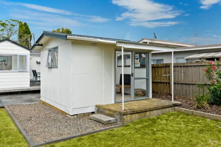 Photo of property in 23 Zealandia Road, Manly, Whangaparaoa, 0930