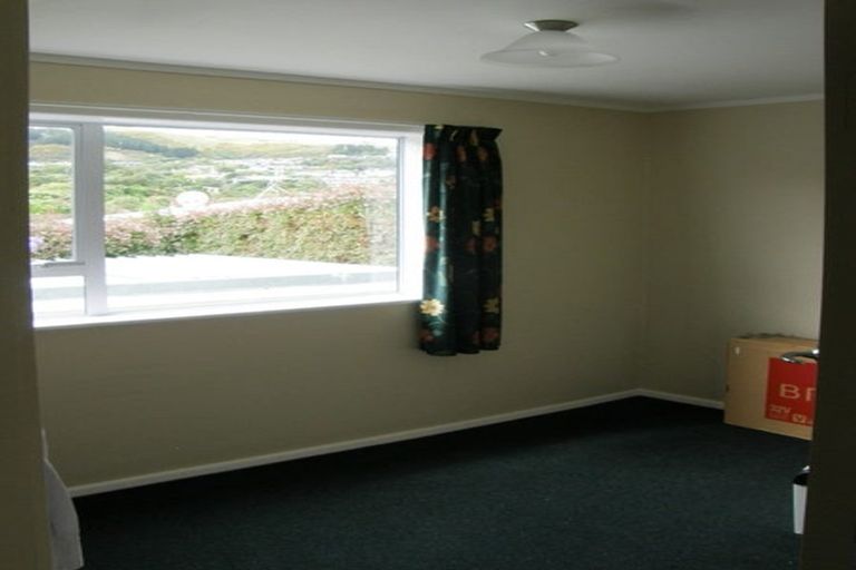 Photo of property in 37 Ranui Terrace, Tawa, Wellington, 5028