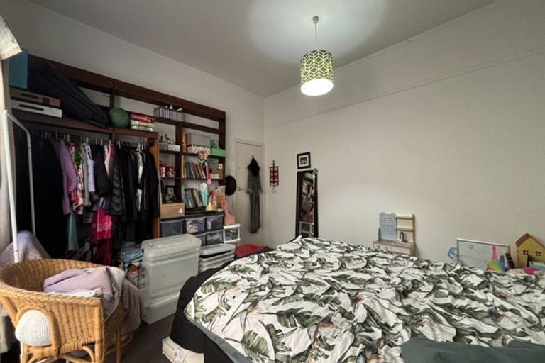 Photo of property in 51 Hawker Street, Mount Victoria, Wellington, 6011