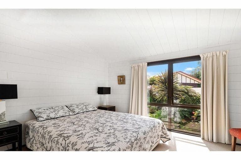 Photo of property in 27 Wychwood Crescent, Springfield, Rotorua, 3015