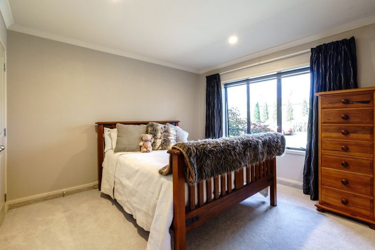 Photo of property in 1 Amner Place, Havelock North, 4130