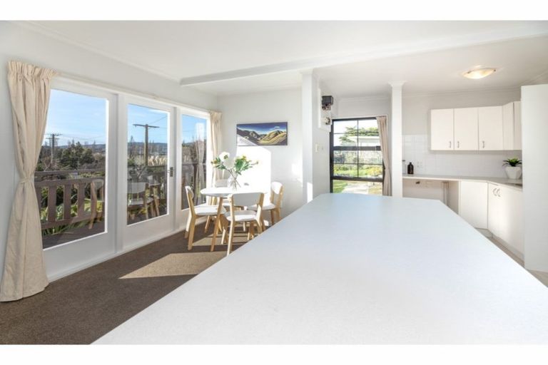 Photo of property in 19 Oxford Street, Waikari, 7420