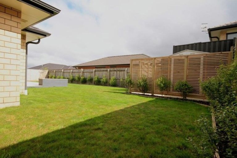 Photo of property in 64 Sunstone Crescent, Brown Owl, Upper Hutt, 5018