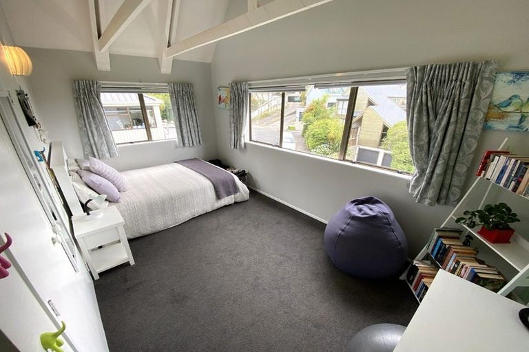 Photo of property in 3 Cassis Place, Crofton Downs, Wellington, 6035